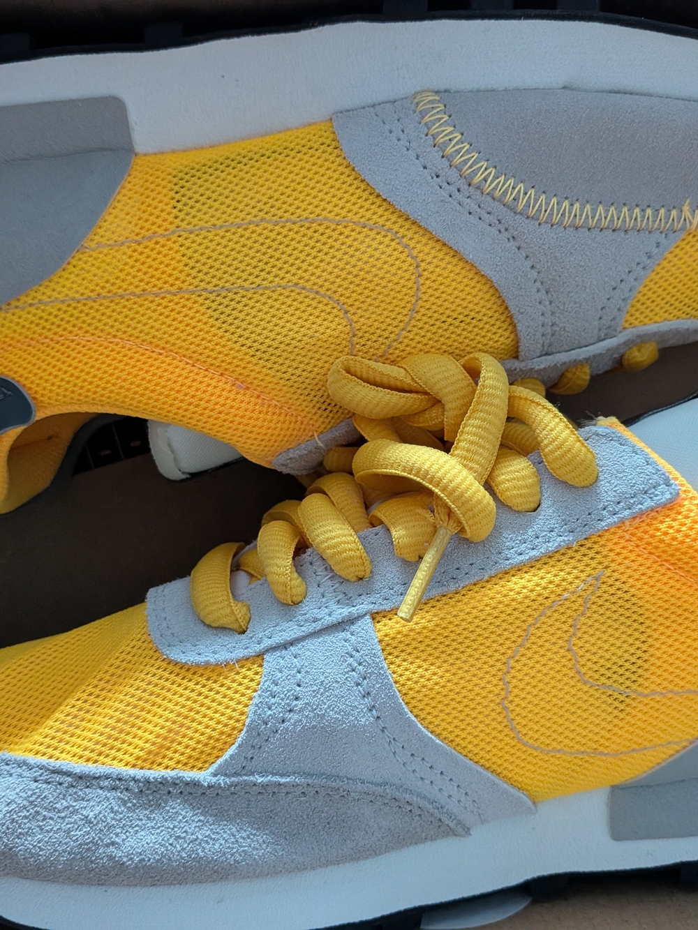Nike Daybreak 354 NWT Yellow Mesh Sneakers with Gray Suede Accents 7.5Men 9 Wo